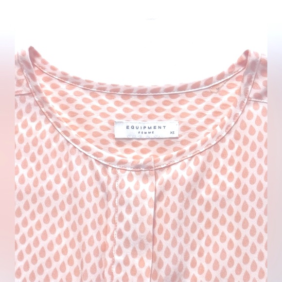 EQUIPMENT Femme Silk Long Sleeve Shirt Blouse Top - XS Button Down - Pattern 💗 - Picture 4 of 4